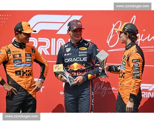 皮亚斯特里 15 分领跑 F1 积分榜,诺里斯紧追维斯塔潘陷困境 皮亚斯特里 15 分领跑 F1 积分榜,诺里斯紧追维斯塔潘陷困境